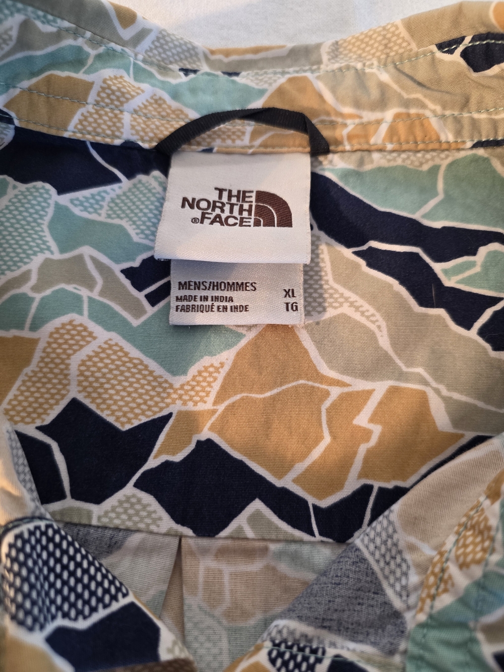 The North Face Men's Short Sleeve Patterned Shirt in Navy, Light Blue & Tan - Picture 2 of 7